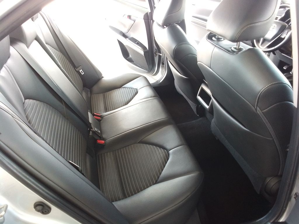 2018 Toyota Camry Image 17