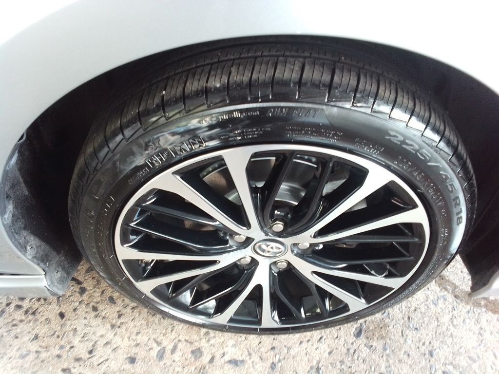 2018 Toyota Camry Image 26