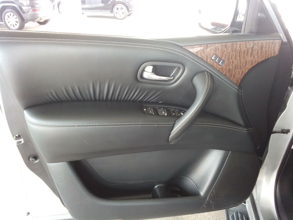 2020 Nissan Armada Image 25