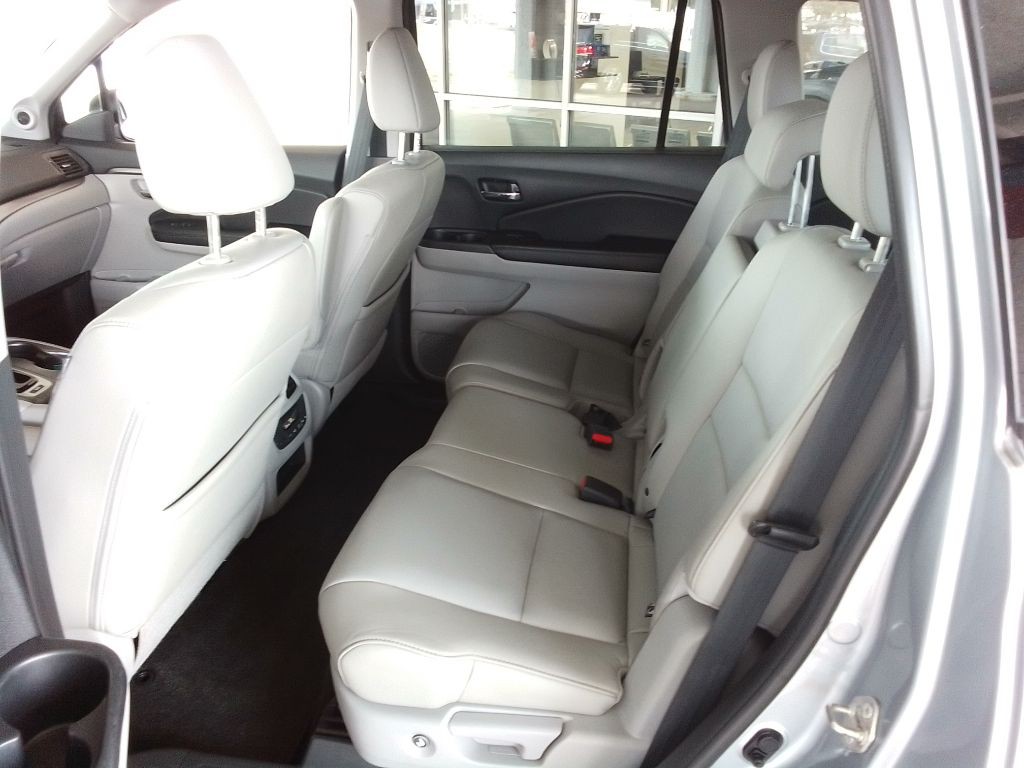 2016 Honda Pilot Image 16