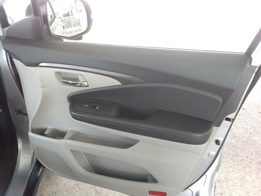2016 Honda Pilot Image 24