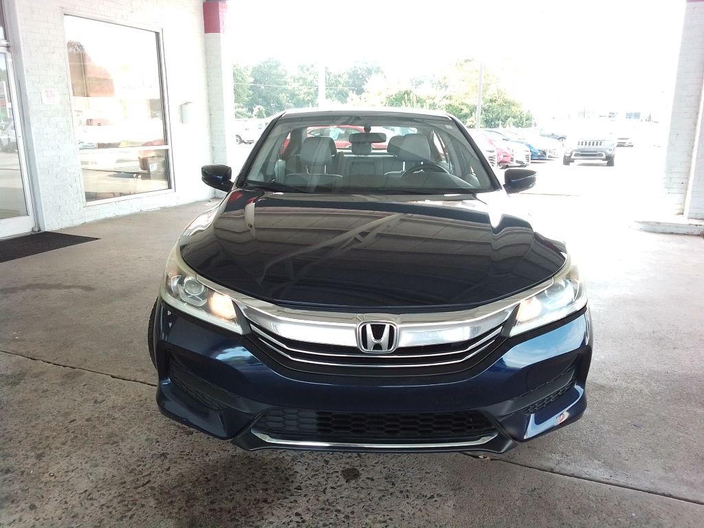 2017 Honda Accord Image 2