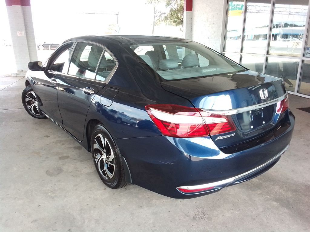 2017 Honda Accord Image 4