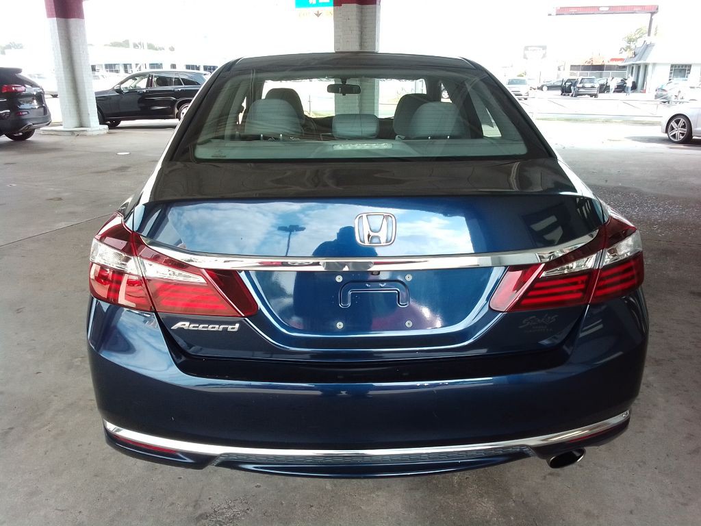2017 Honda Accord Image 6