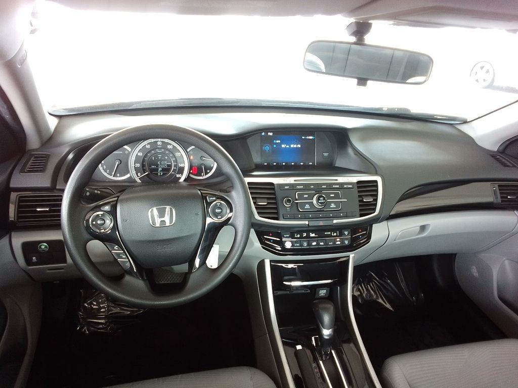 2017 Honda Accord Image 7