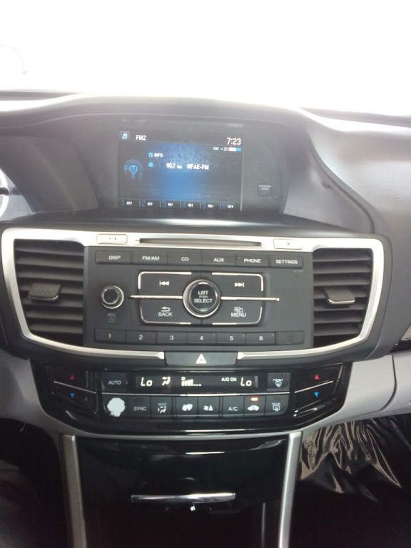 2017 Honda Accord Image 9