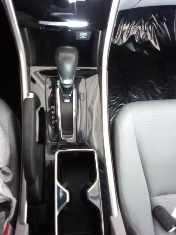 2017 Honda Accord Image 10