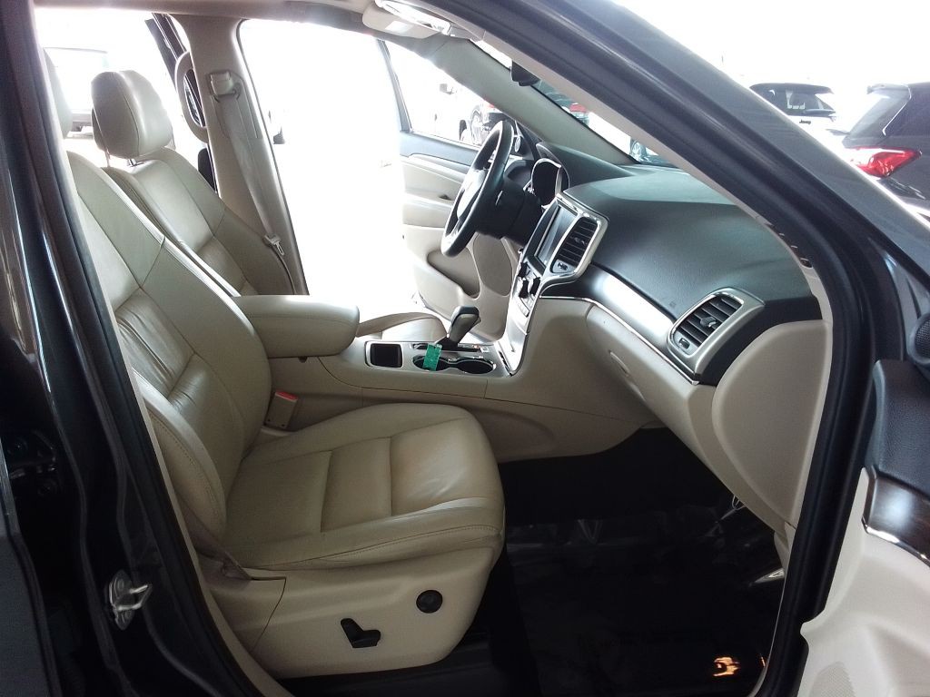 2016 Jeep Grand Cherokee Image 17