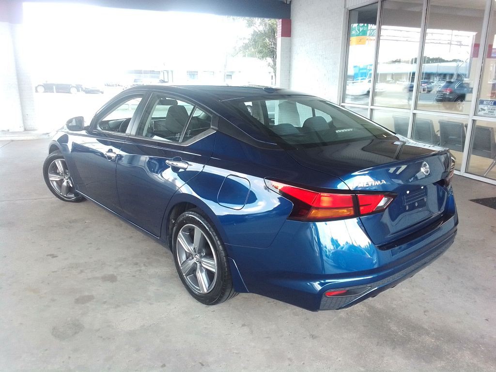 2019 Nissan Altima Image 4