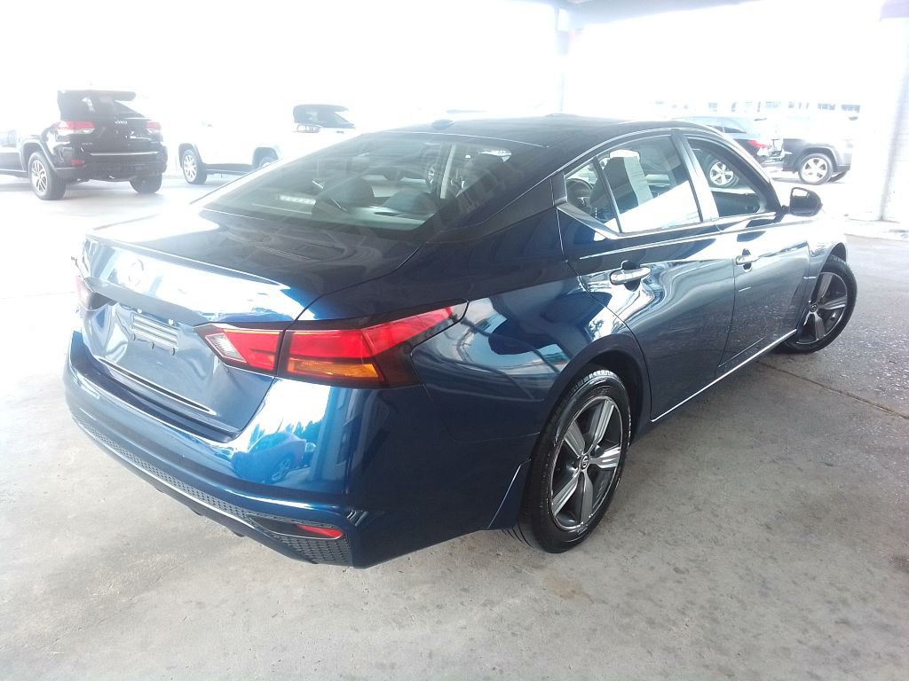 2019 Nissan Altima Image 5