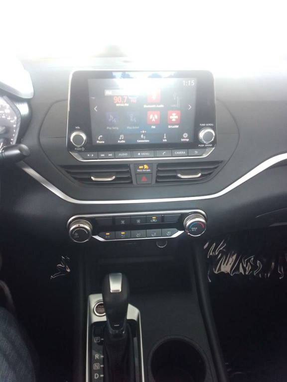 2019 Nissan Altima Image 9