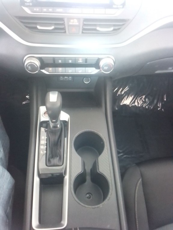 2019 Nissan Altima Image 10