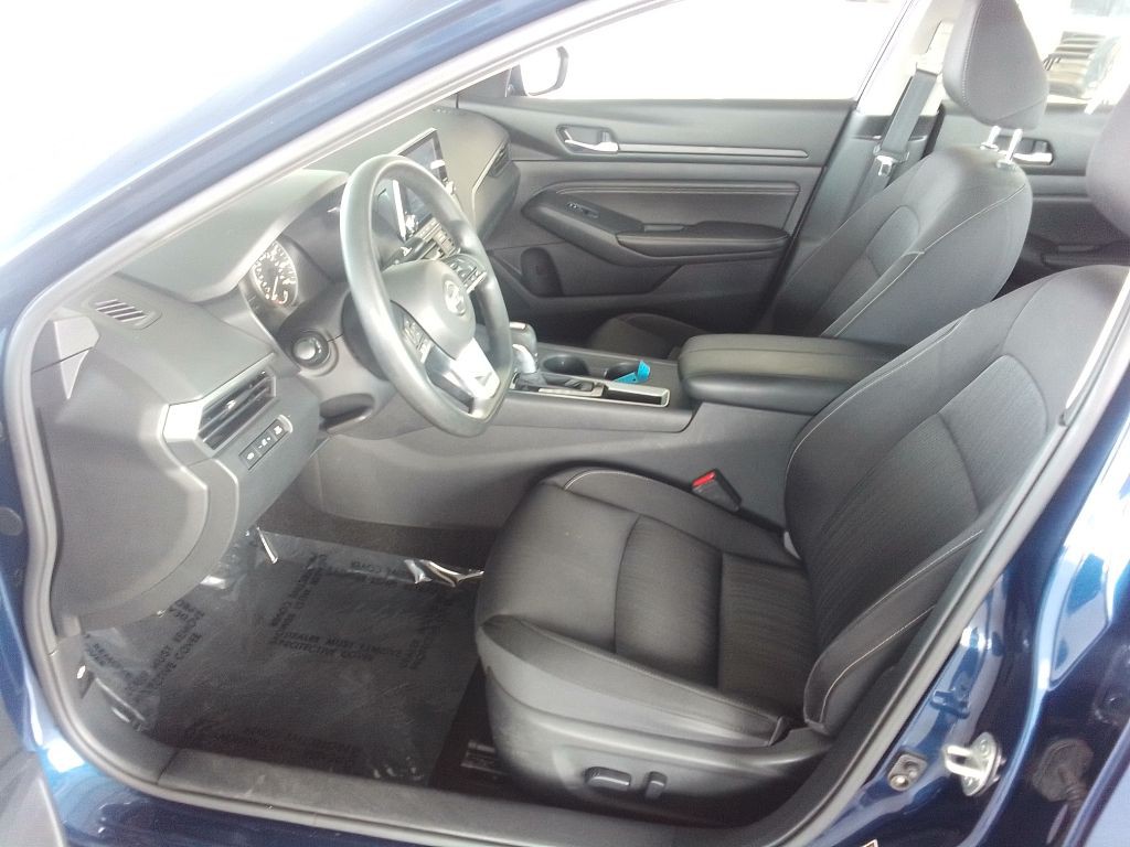 2019 Nissan Altima Image 13