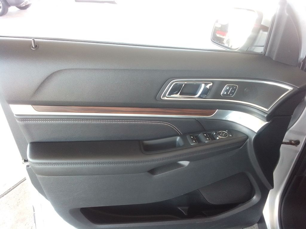 2018 Ford Explorer Image 24