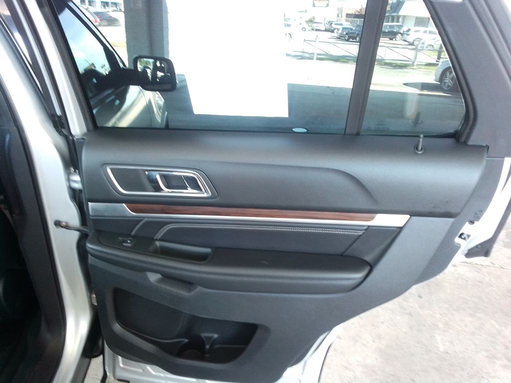 2018 Ford Explorer Image 26