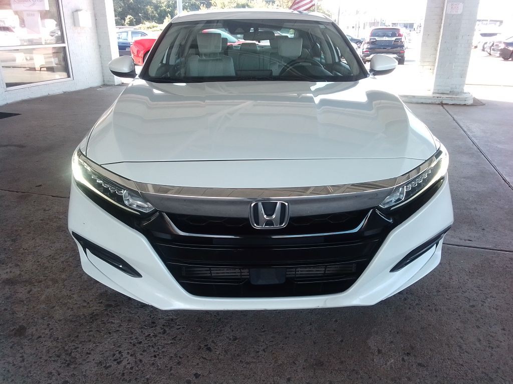 2018 Honda Accord Image 2