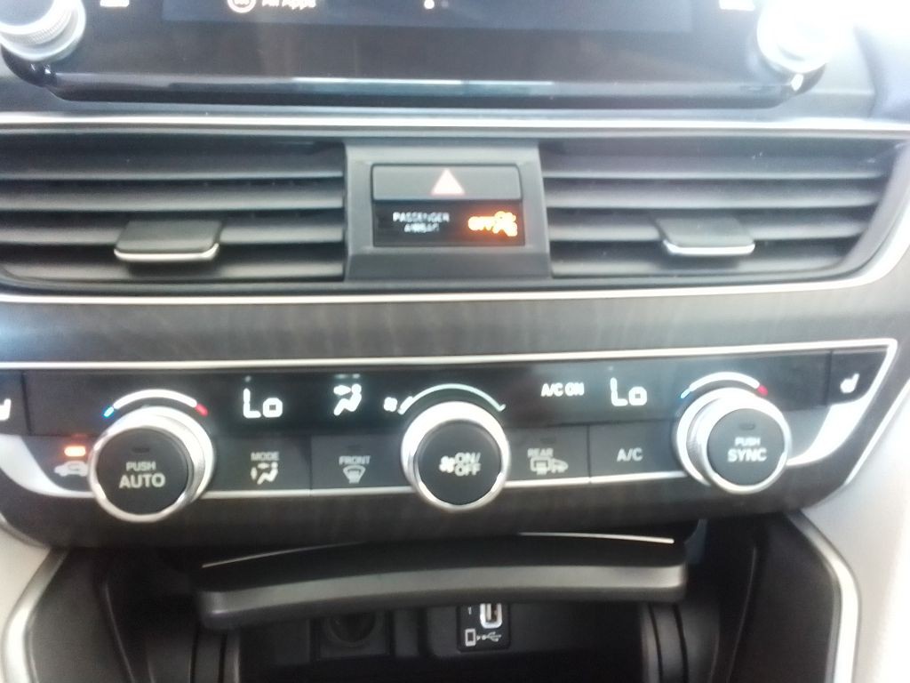 2018 Honda Accord Image 12
