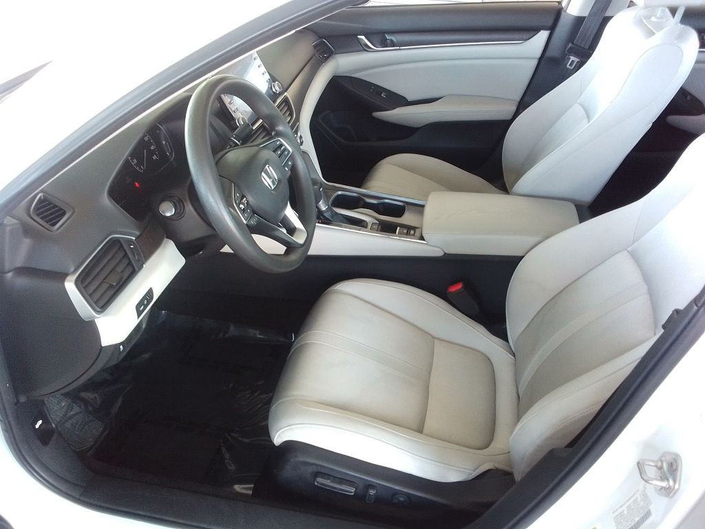 2018 Honda Accord Image 17