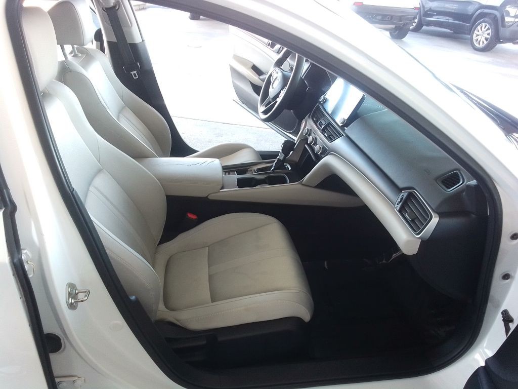 2018 Honda Accord Image 19