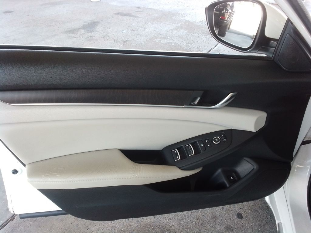 2018 Honda Accord Image 22