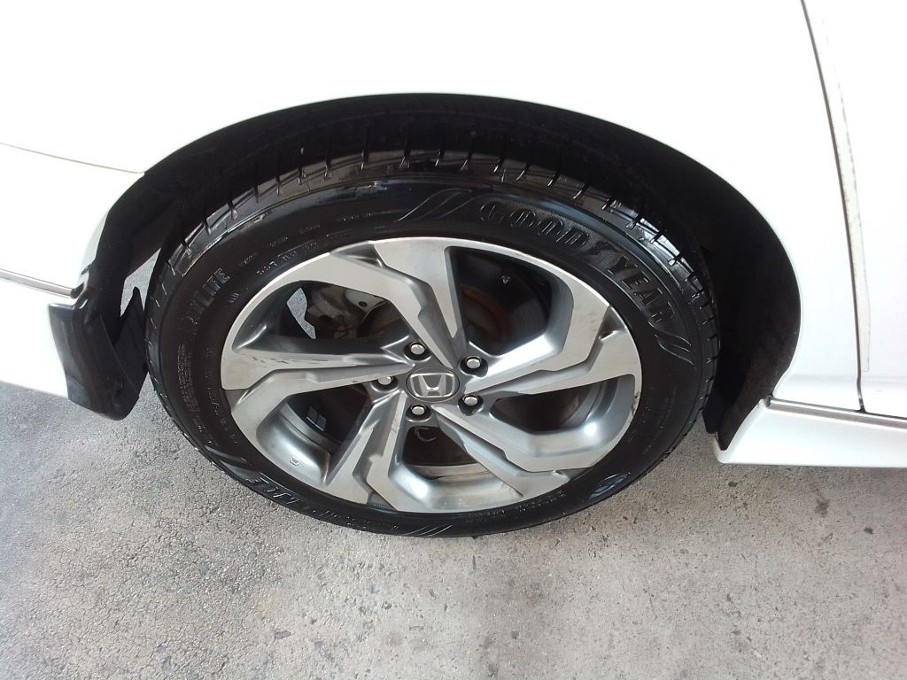 2018 Honda Accord Image 30