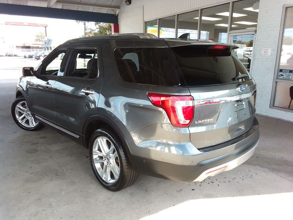 2017 Ford Explorer Image 4