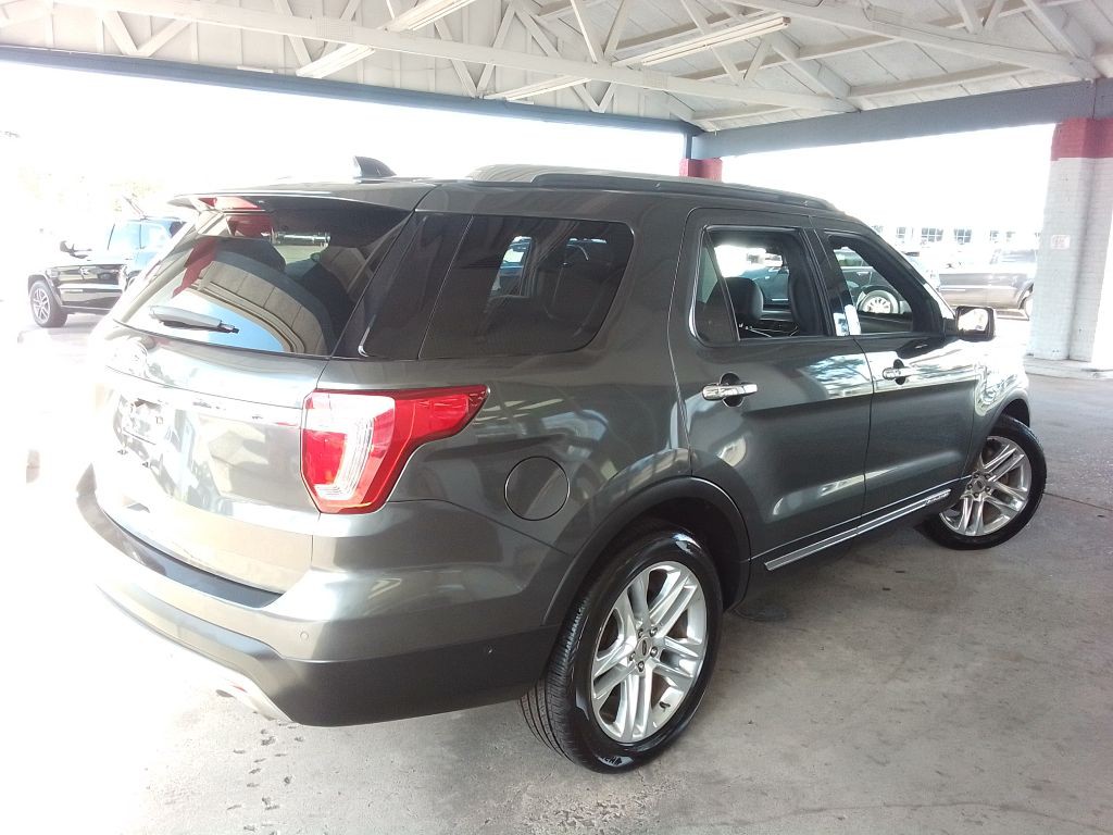 2017 Ford Explorer Image 5
