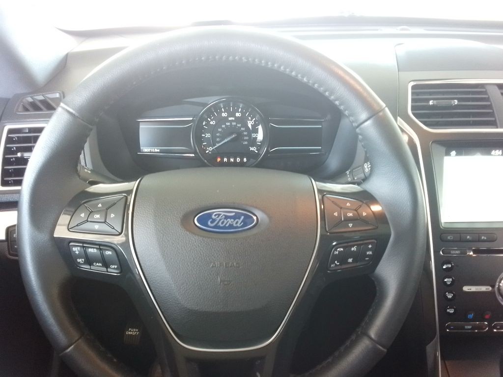 2017 Ford Explorer Image 8