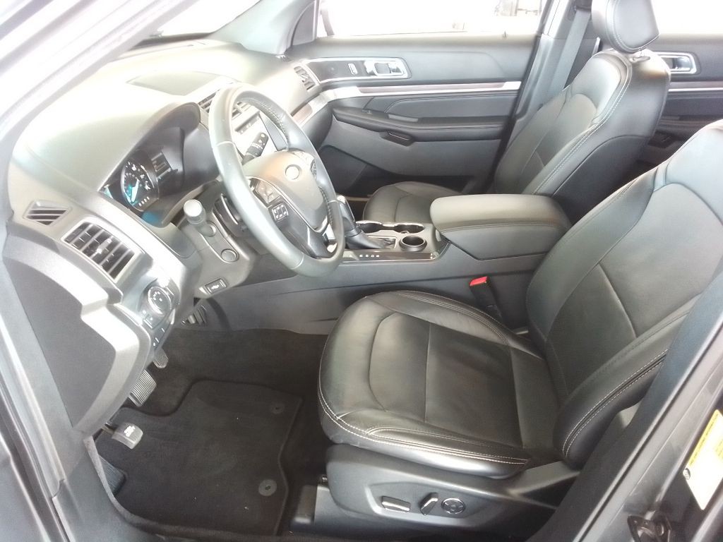2017 Ford Explorer Image 17