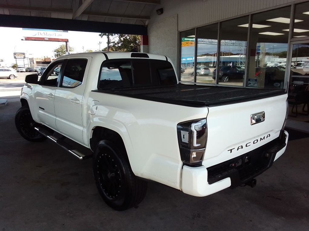 2016 Toyota Tacoma Image 4