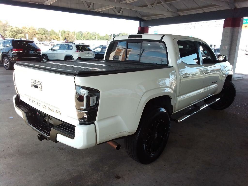 2016 Toyota Tacoma Image 5