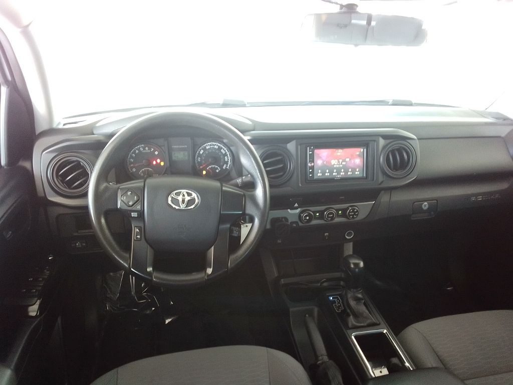2016 Toyota Tacoma Image 7