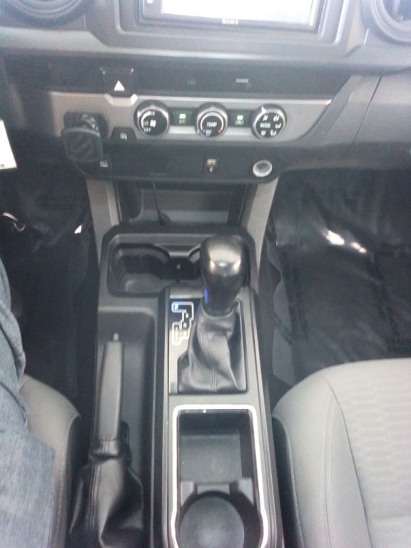 2016 Toyota Tacoma Image 10
