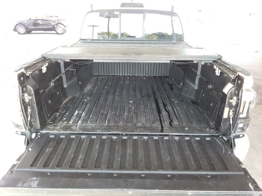 2016 Toyota Tacoma Image 11