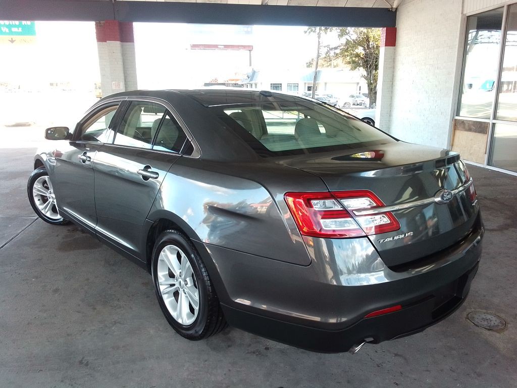 2018 Ford Taurus Image 4