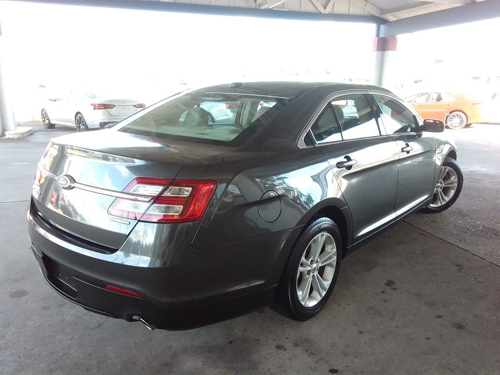 2018 Ford Taurus Image 5