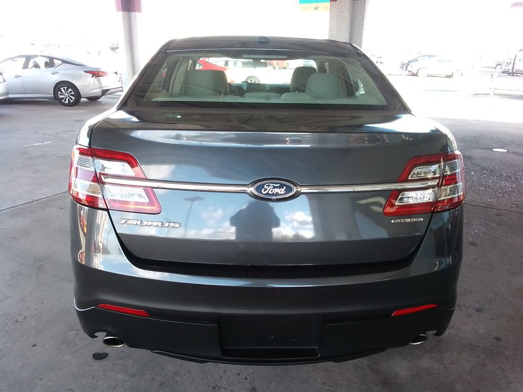 2018 Ford Taurus Image 6
