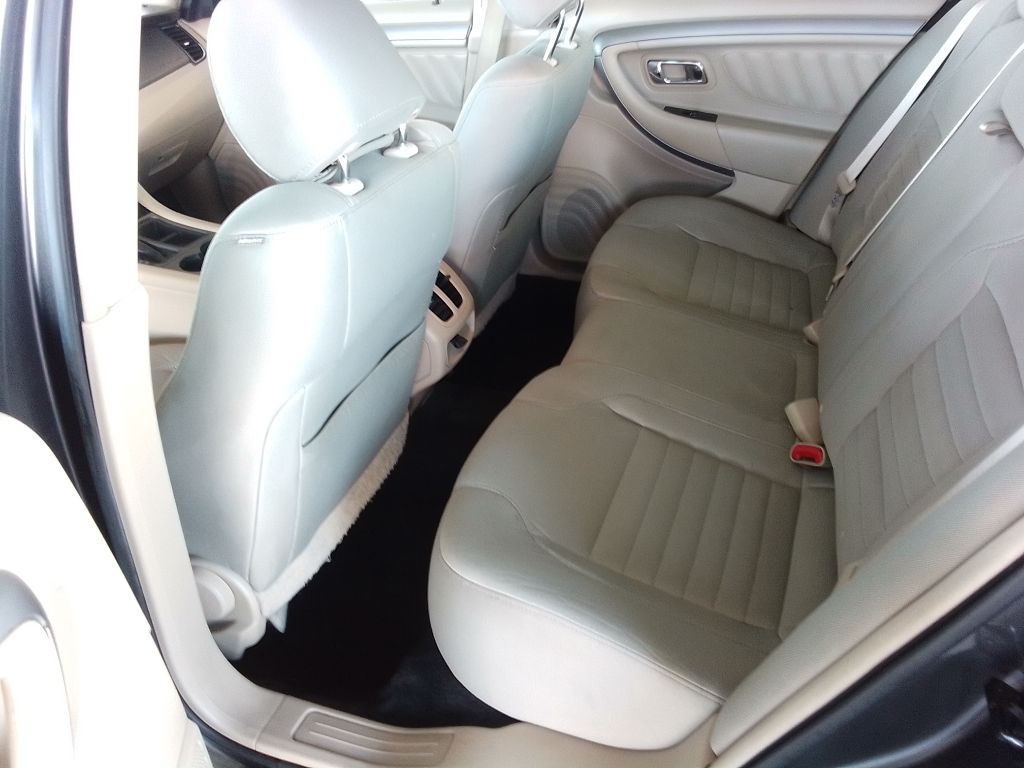 2018 Ford Taurus Image 14