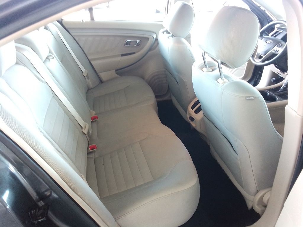 2018 Ford Taurus Image 16