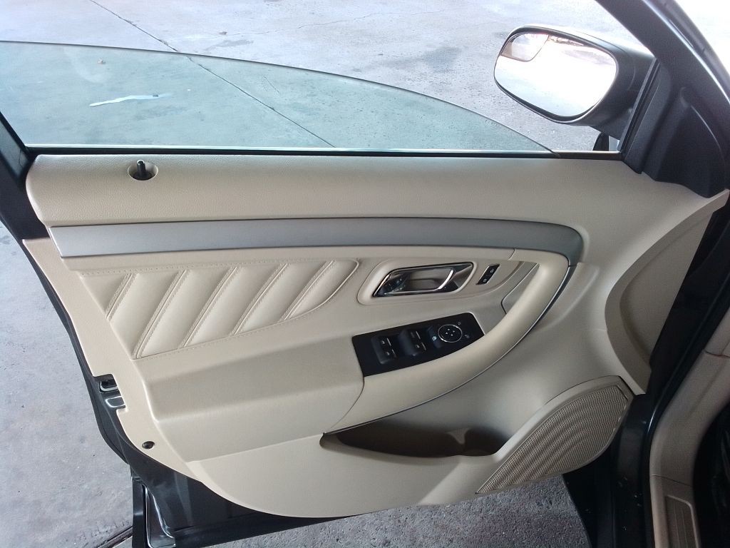 2018 Ford Taurus Image 18