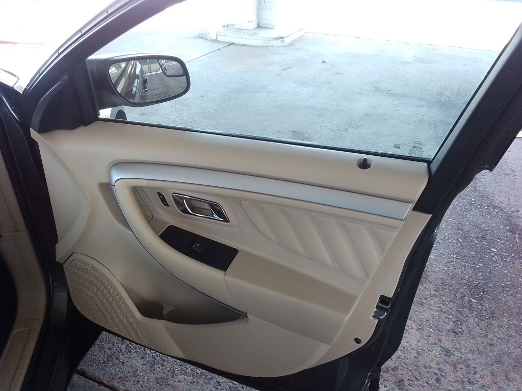 2018 Ford Taurus Image 20