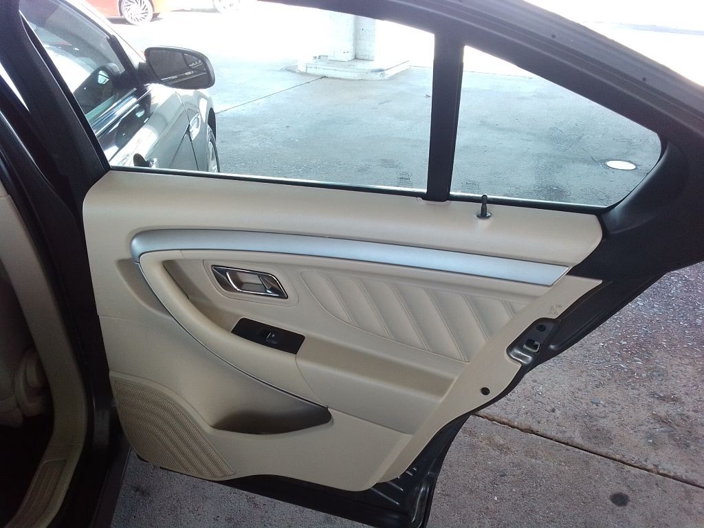 2018 Ford Taurus Image 21