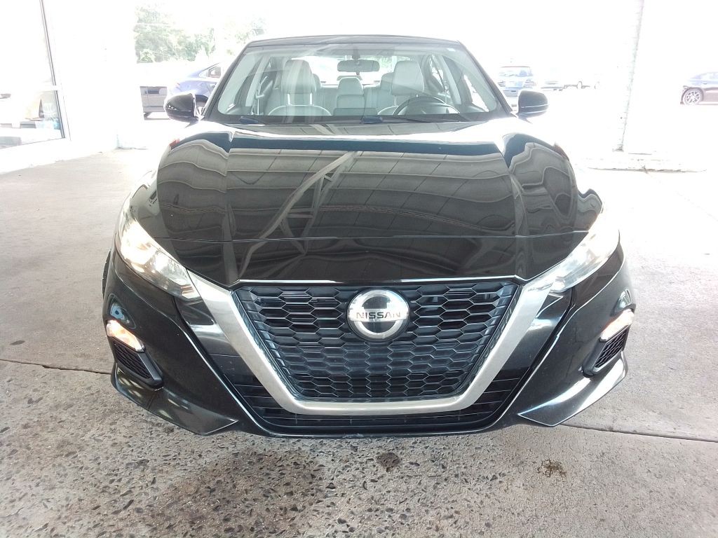 2019 Nissan Altima Image 2