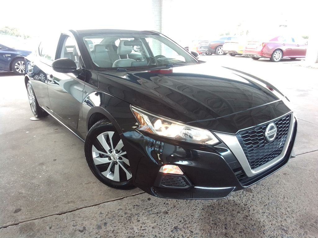 2019 Nissan Altima Image 3