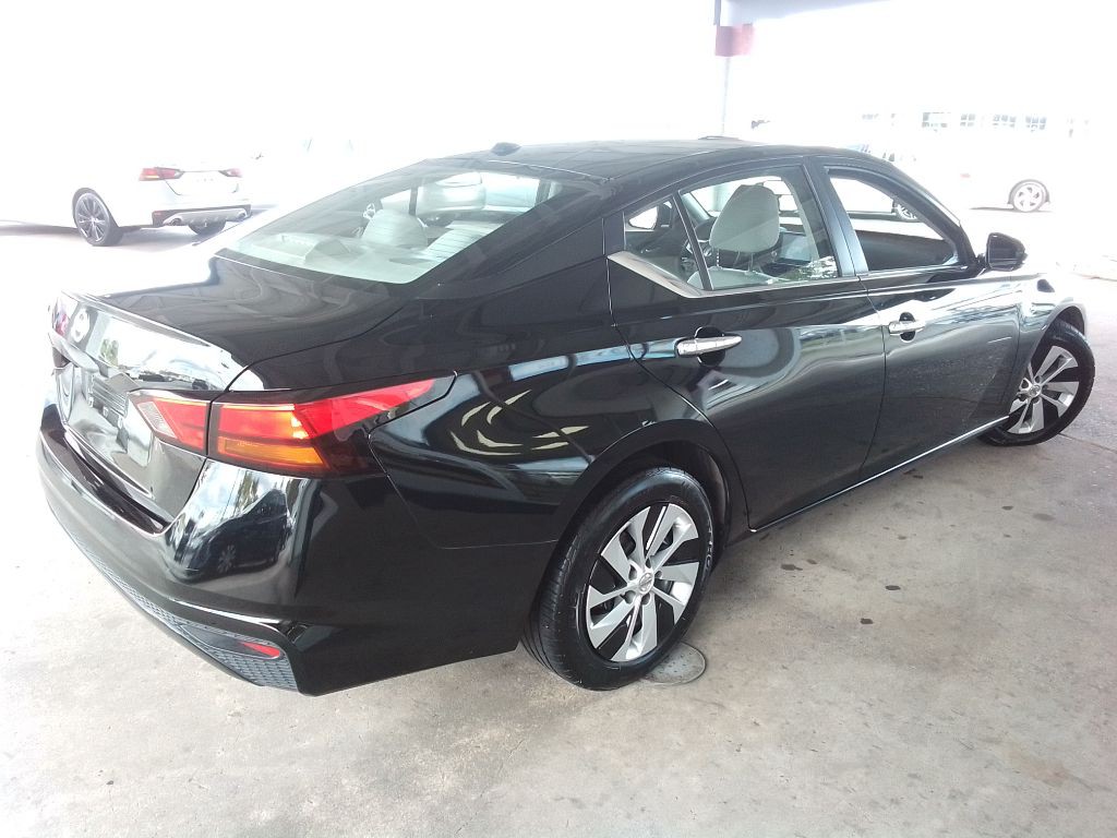 2019 Nissan Altima Image 5