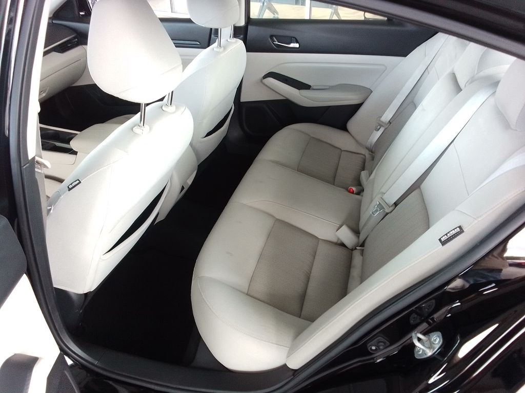 2019 Nissan Altima Image 15