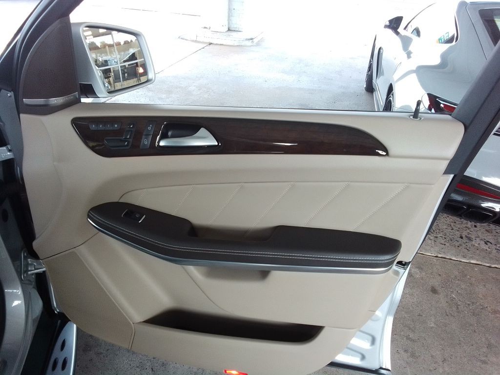 2014 Mercedes-Benz GL-Class Image 26