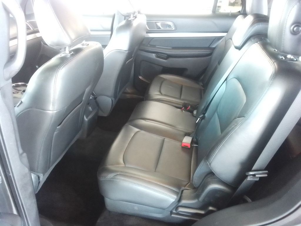 2018 Ford Explorer Image 15