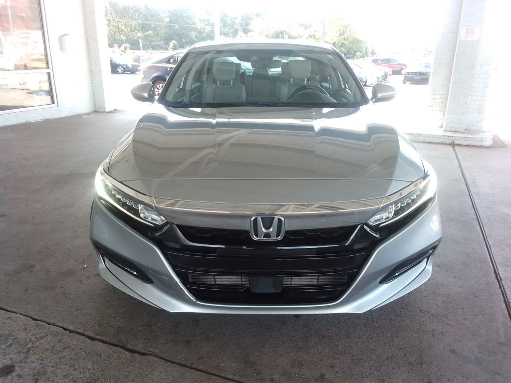 2019 Honda Accord Image 2