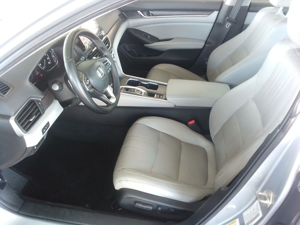 2019 Honda Accord Image 16